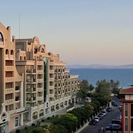 Appartement Private Penthouse With Seaview At Sunset Pomorie