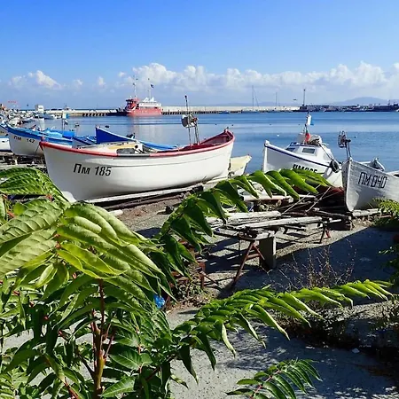 Appartement Private Penthouse With Seaview At Sunset Pomorie